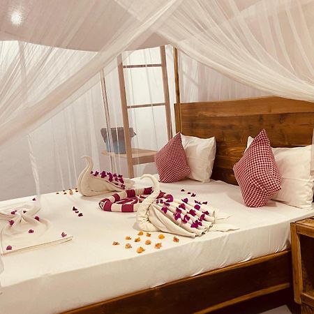 Swiss Kiss Beach Resort Uppuveli Exterior foto