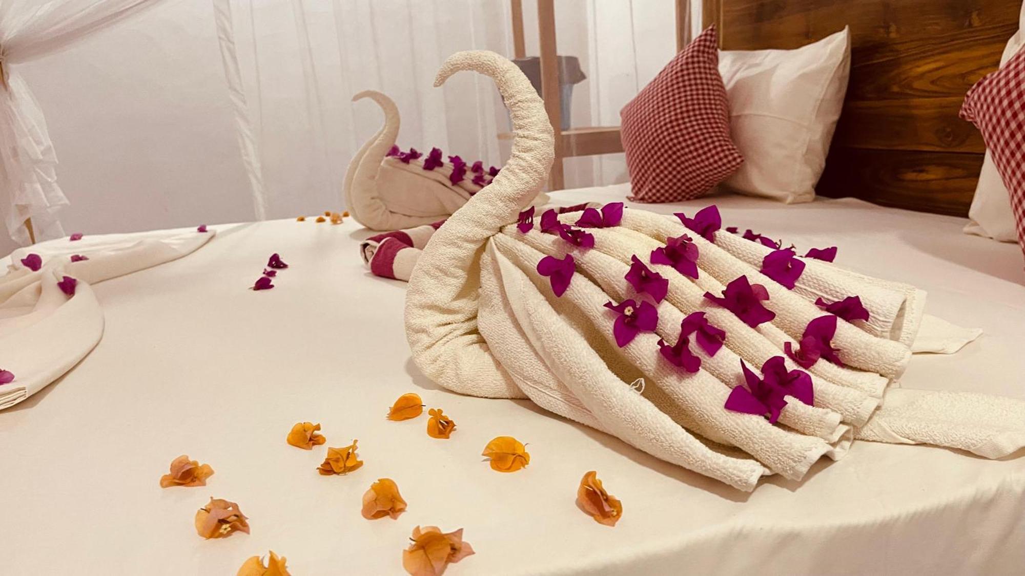 Swiss Kiss Beach Resort Uppuveli Exterior foto