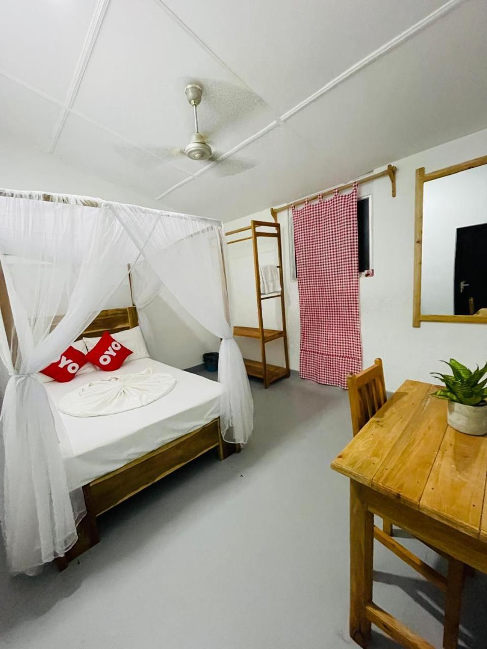 Swiss Kiss Beach Resort Uppuveli Exterior foto